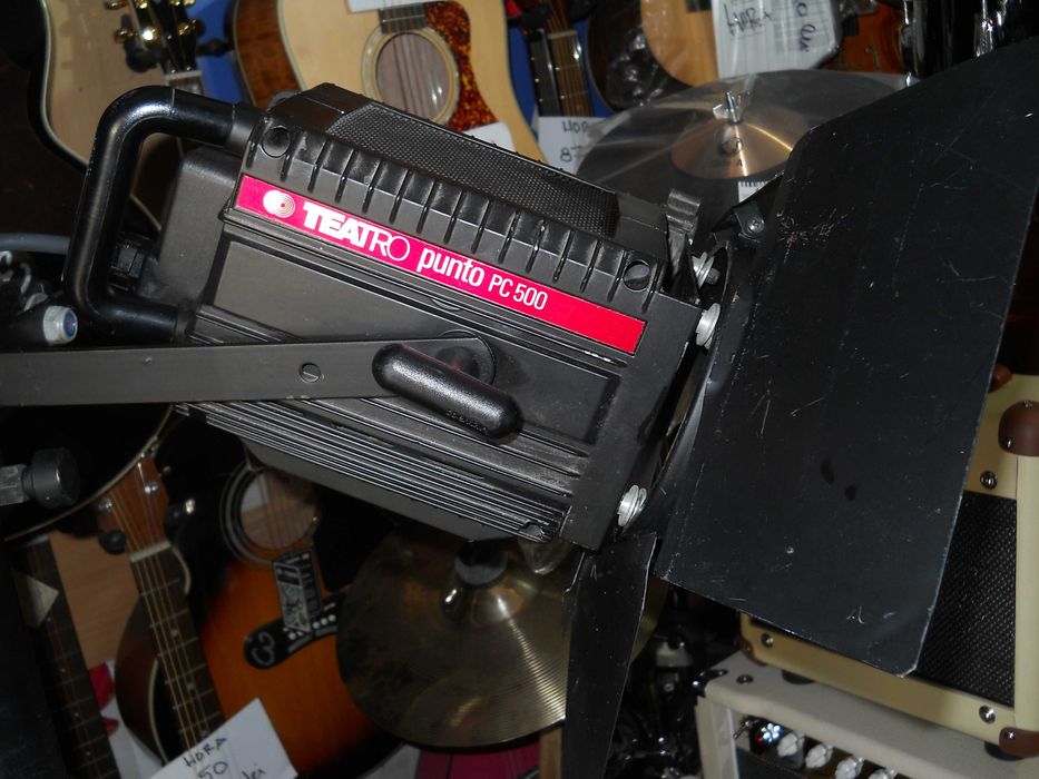 Fresnel Teatro Punto PC500