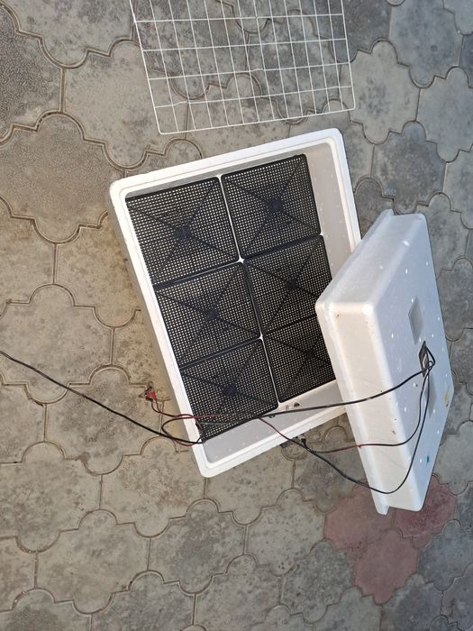 Продам инкубатор Несушка