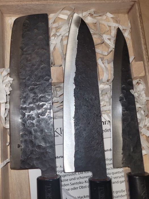 Set de 3 cutite in cutie de lemn