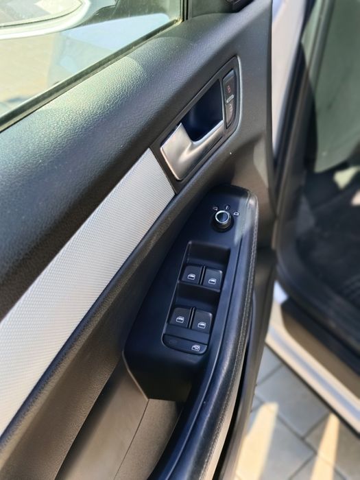 Vând Audi q5 2009
