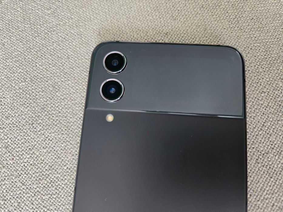 Samsung Galaxy Z Flip 4