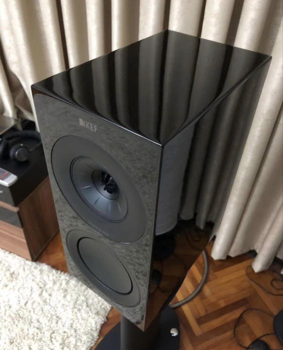 Vand Boxe KEF R3 ( REZERVATE)