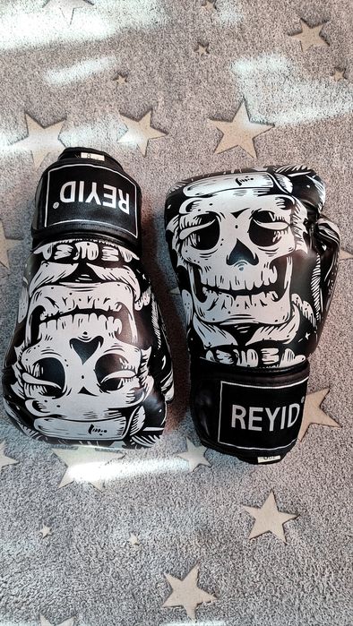 Боксерские перчатки, щитки, рашгард