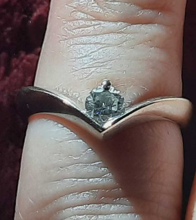 Inel de logodna din aur alb cu diamant