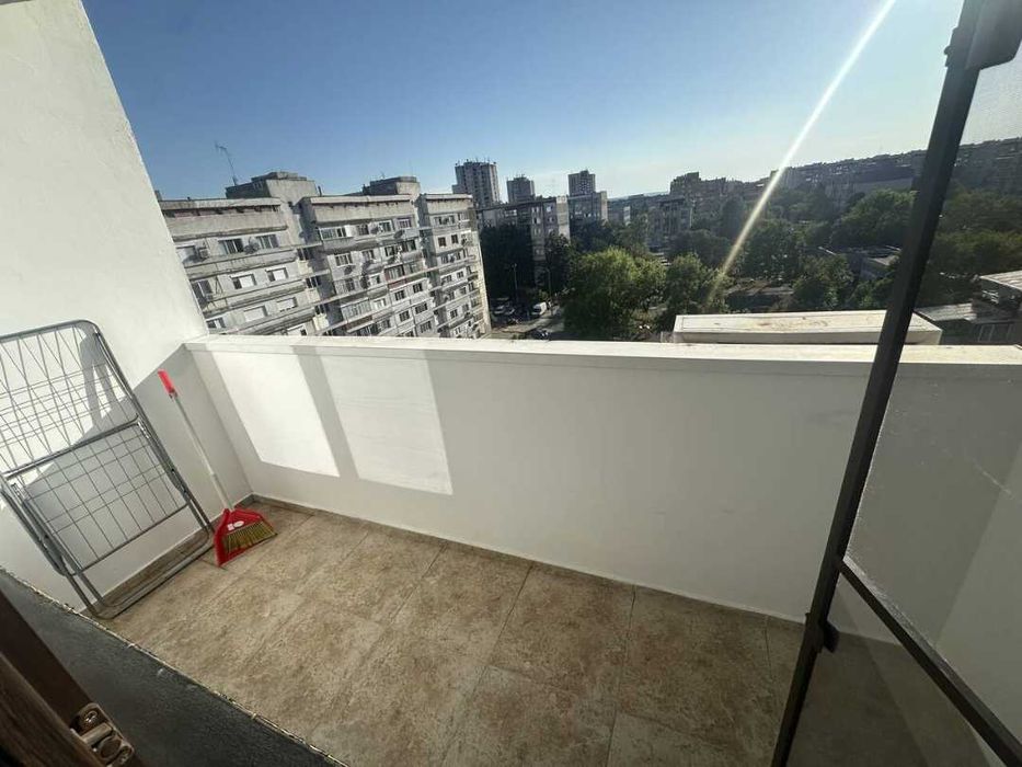 Дава се под наем Двустаен апартамент в Бургас, Славейков - 70 кв.м за 561 € - Снимка #12