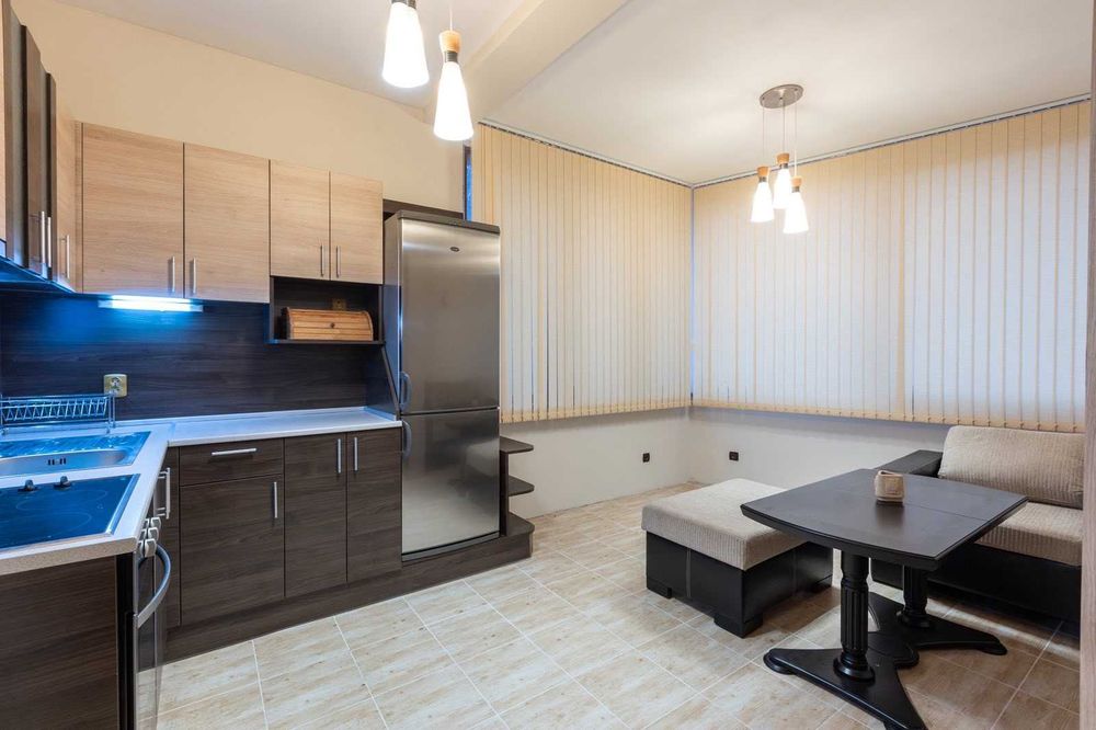 Продава се Къща в Аксаково - 390 кв.м за 895 €/кв.м - Снимка #6