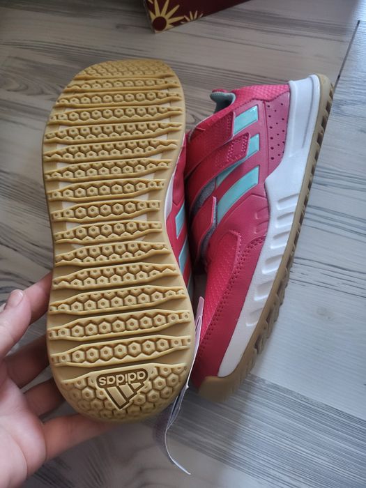 Vând Încălțăminte Sport