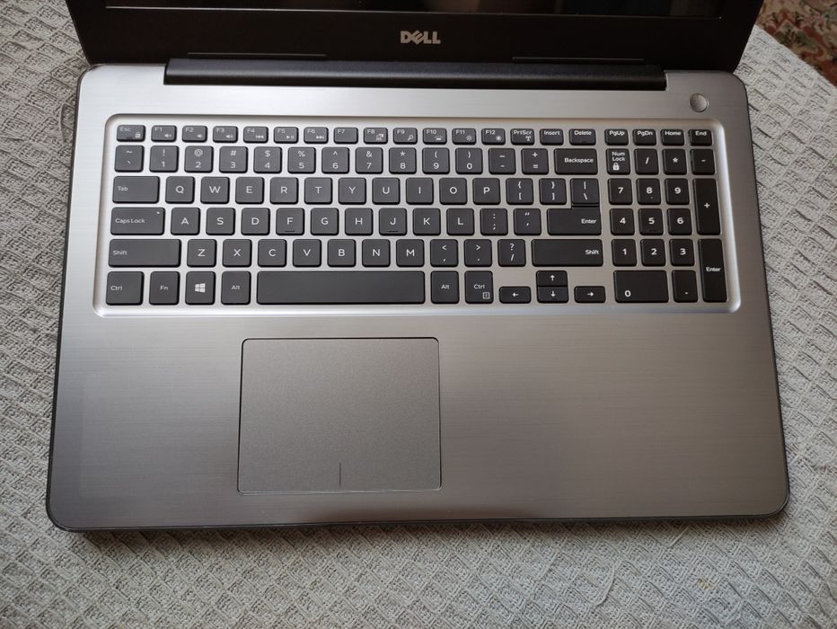 Ноутбук DELL i5-7200U 8gb dd4 ssd 256
