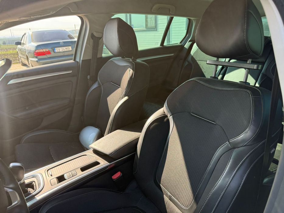 Dezmembrez Renault megane 4 facelift 2023 break argintiu 1.3 tce H5H cutie automata volan stanga
