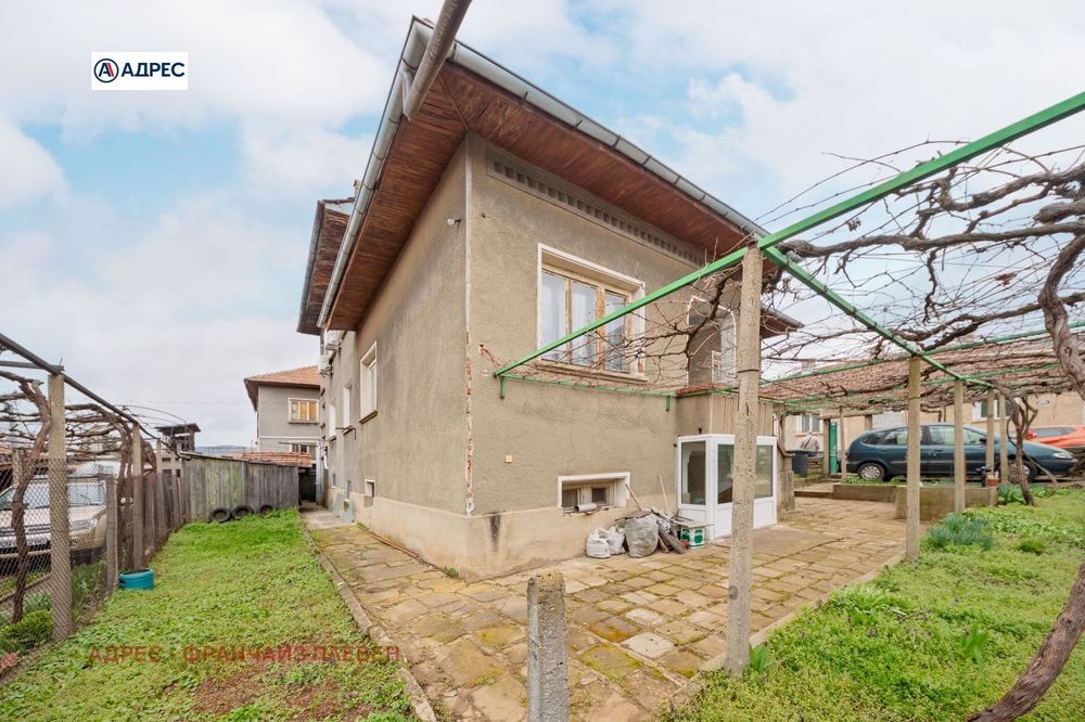 Къща в Ловеч-Младост площ 124 цена 113000