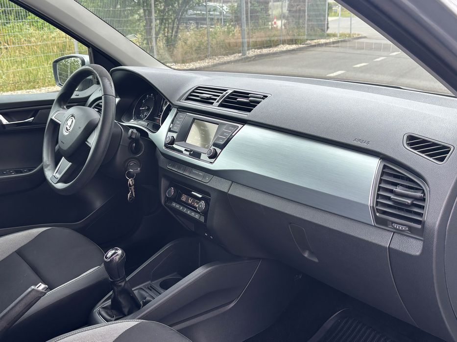 SKODA Fabia 2015 — imagine 4