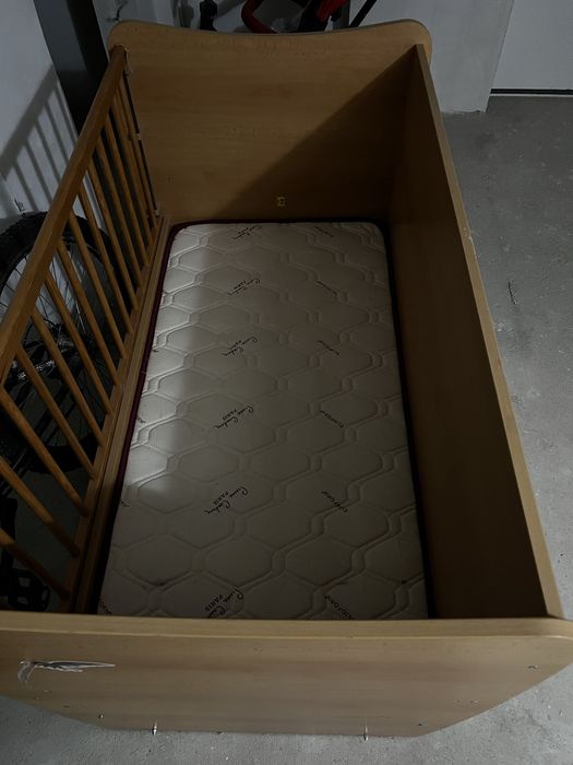 Люлееща детска кошара