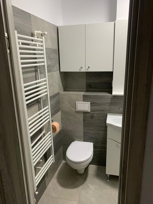 Inchiriez apartament