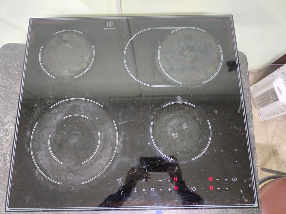 Варочная поверхность Electrolux