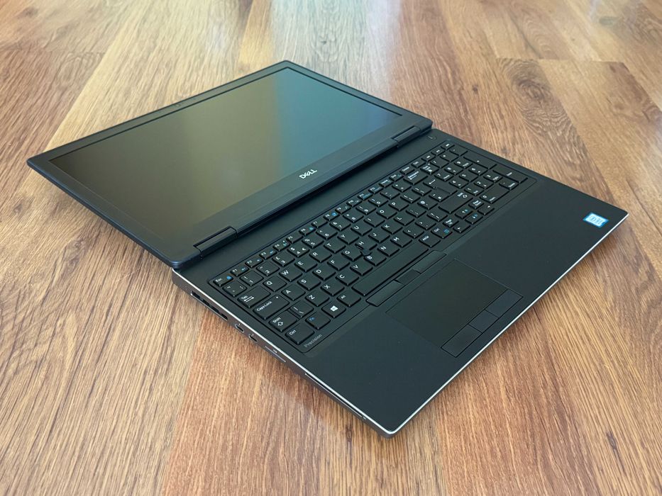 15.6' Full HD IPS Core i9-8950HK DELL Precision 7530 32GB DDR4/256GB NVMe/Quadro P3200 6GB/Бат 4ч