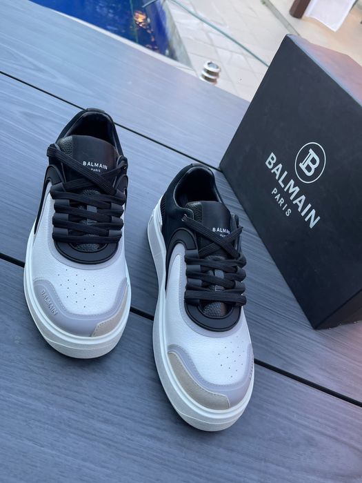 Adidasi colecție noua Balmain