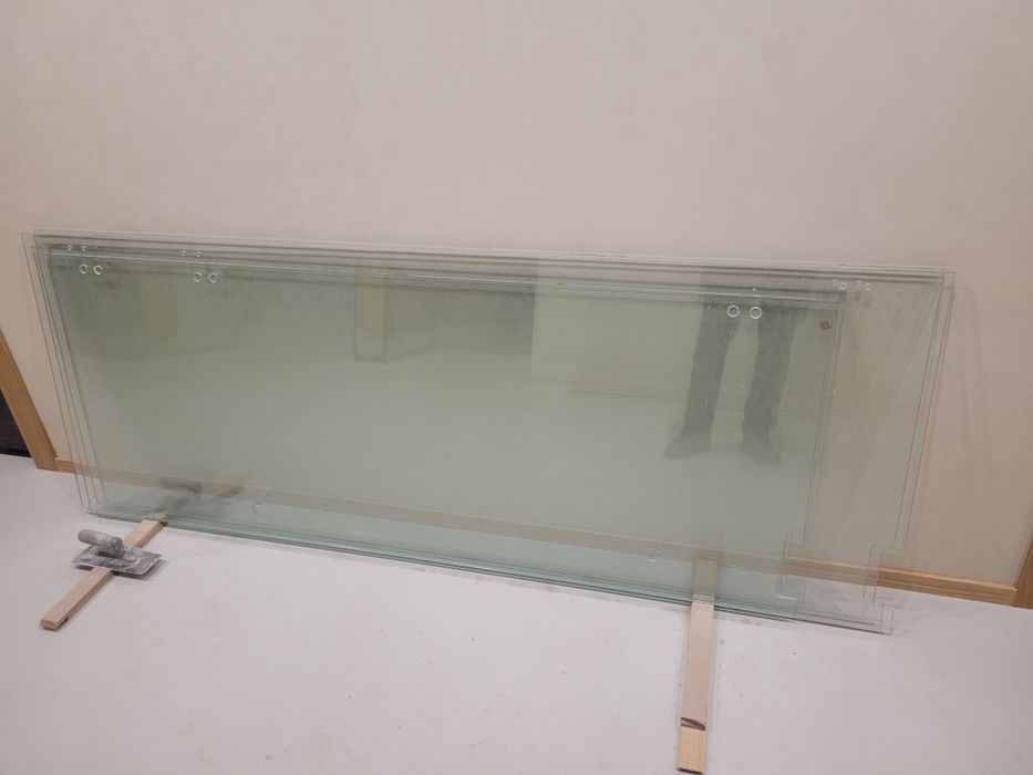 Стеклянные двери