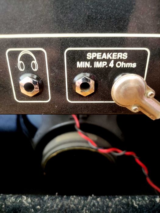 Китарно кубе Hughes & Kettner Attax 80