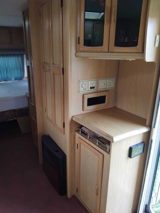 Rulota Caravan Bailey Senator 4 persoane 2002