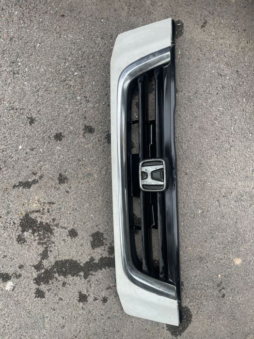Продам решетку honda crv