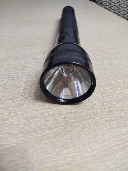 Фонарик  MAGLITE.