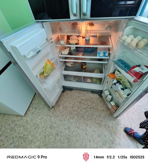 HITACHI холодильник продам