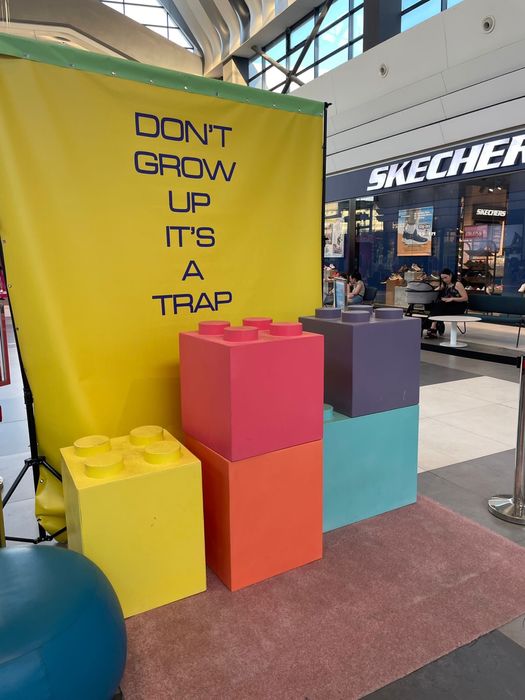 Vand butaforie gogosi/lego/rujuri/inghetata/fotoliu pantof