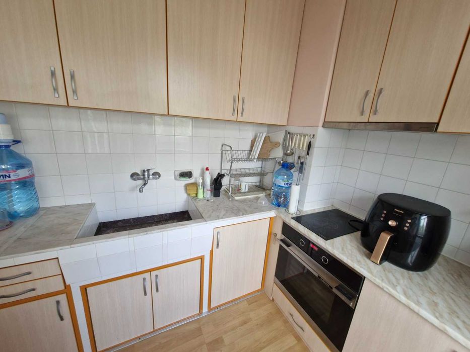 Продава се Тристаен апартамент в Ямбол, Златен рог - 98 кв.м за 1021 €/кв.м - Снимка #18