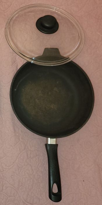 Сковородка чугунная