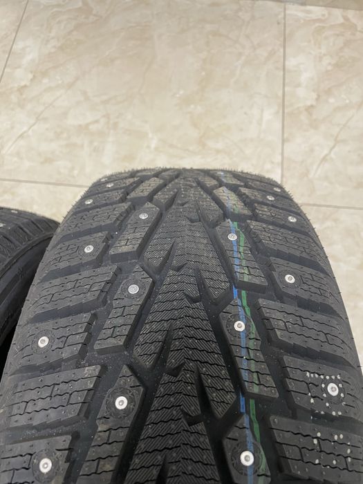 Зимняя резина 215/50/R17