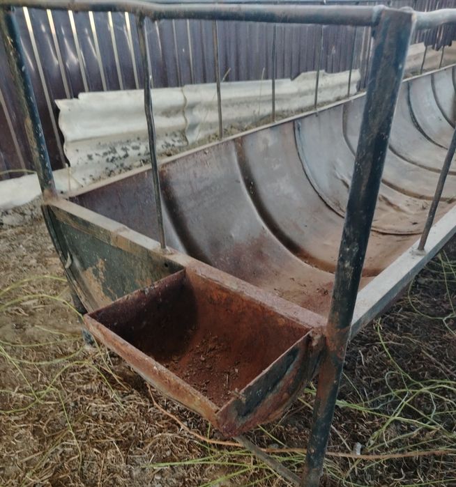 Продам сельхоз кормушки
