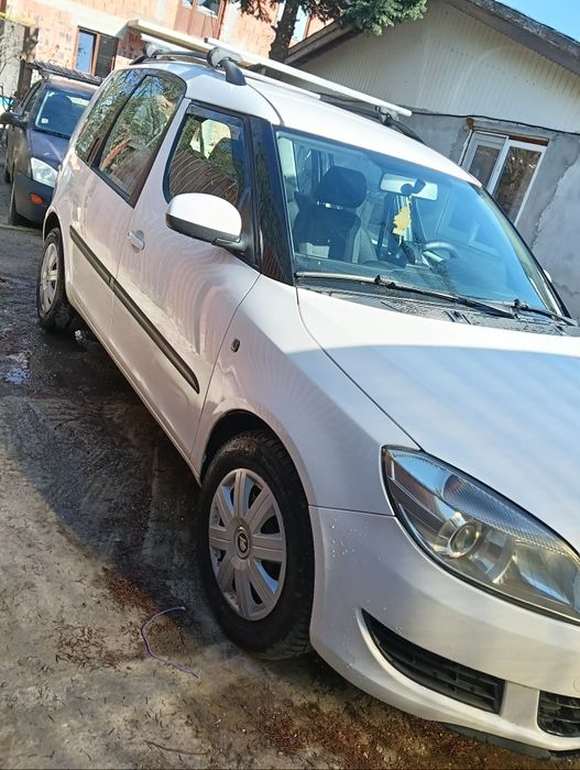 Vând Skoda roomster