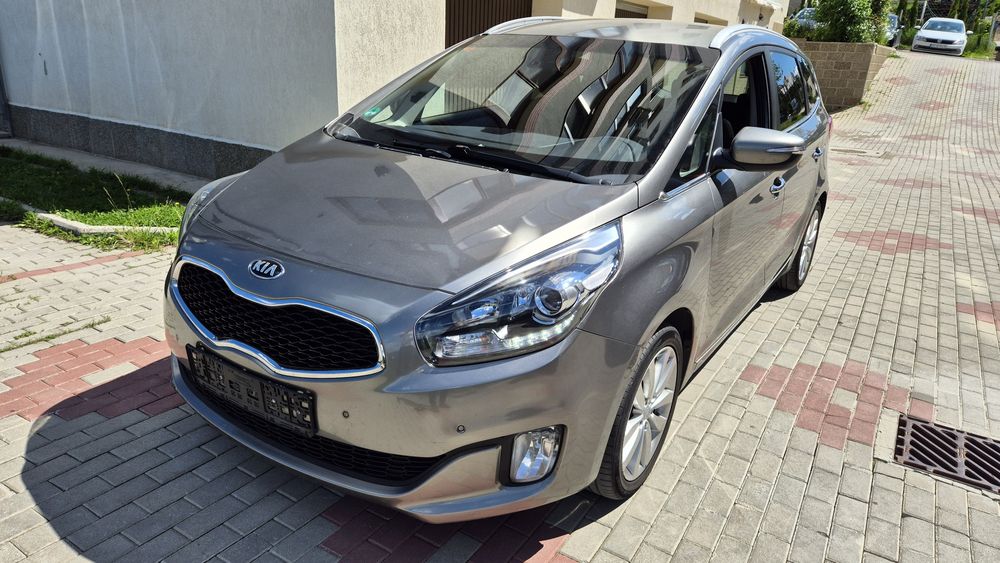 Kia Carens 7 locuri  model 2016