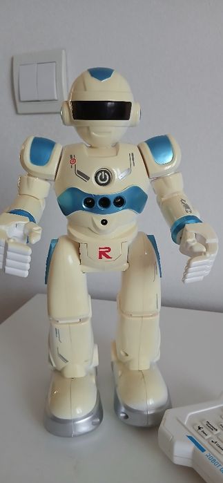 Robot de patrulare copii