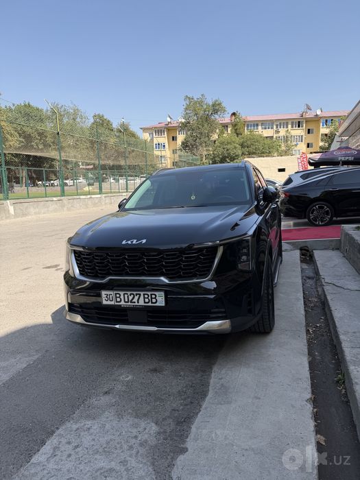 Срочно сотилпди kia sorento 7 kishili