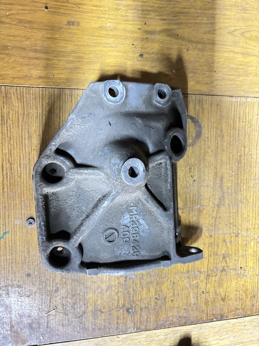 Запчасти Mitsubishi Montero 2002