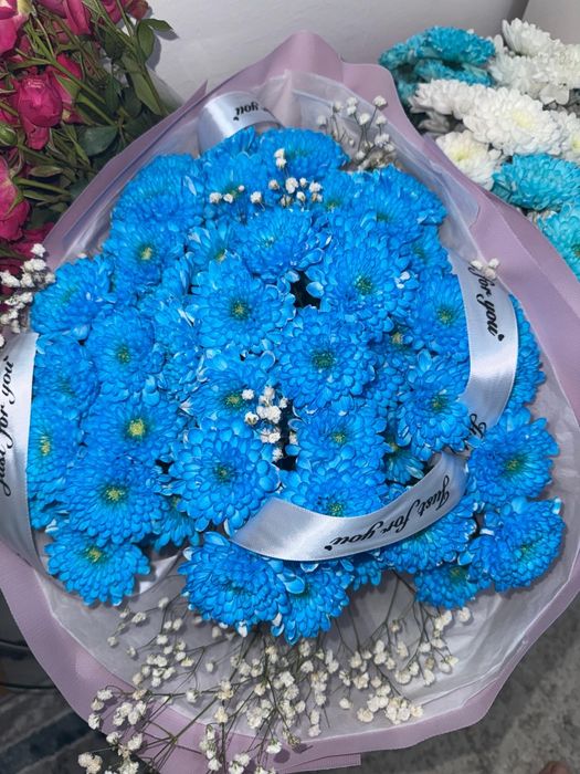 Тип цветов: Крашеные синие хризантемы.