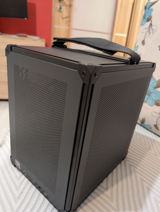 Gaming PC Compact, usor si portabil  – RTX 3070 / Ryzen 5 7600 / DDR5