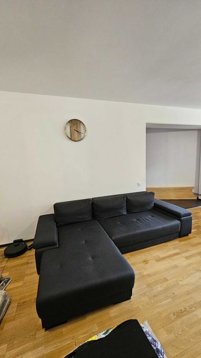 Canapea extensibila in stare foarte buna cu lada de depozitare