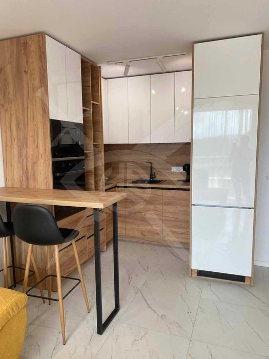 Дава се под наем Двустаен апартамент в Варна, Колхозен пазар - 66 кв.м за 510 € - Снимка #1