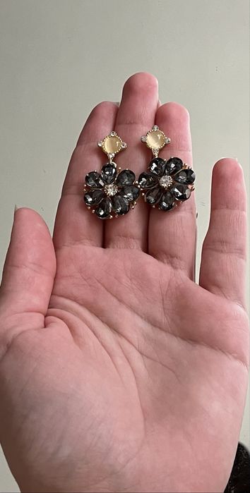 Красиви и елегнтни обеци