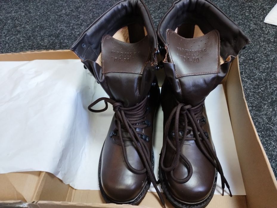 Bocanci combat din piele