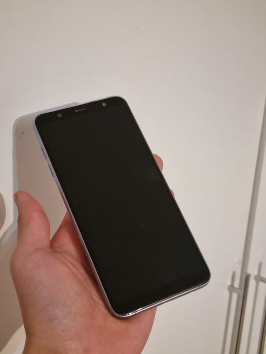 Samsung j8 идеальное состояние