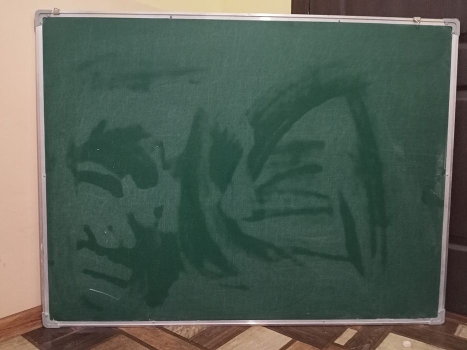 Доска двухсторонняя(маркер и мел)