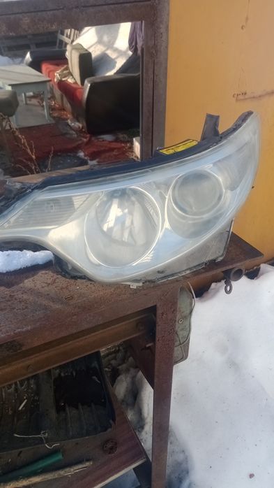 Продам фару таёта эстима левая