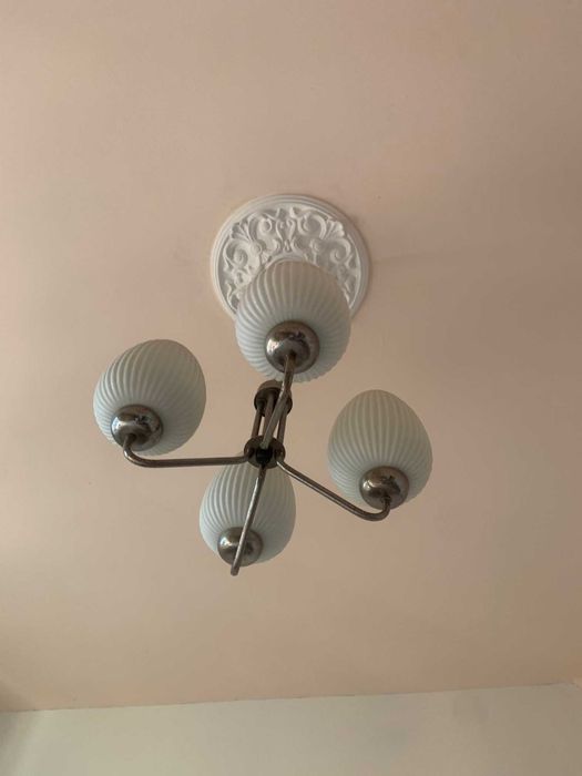 Продавам полилей и аплик