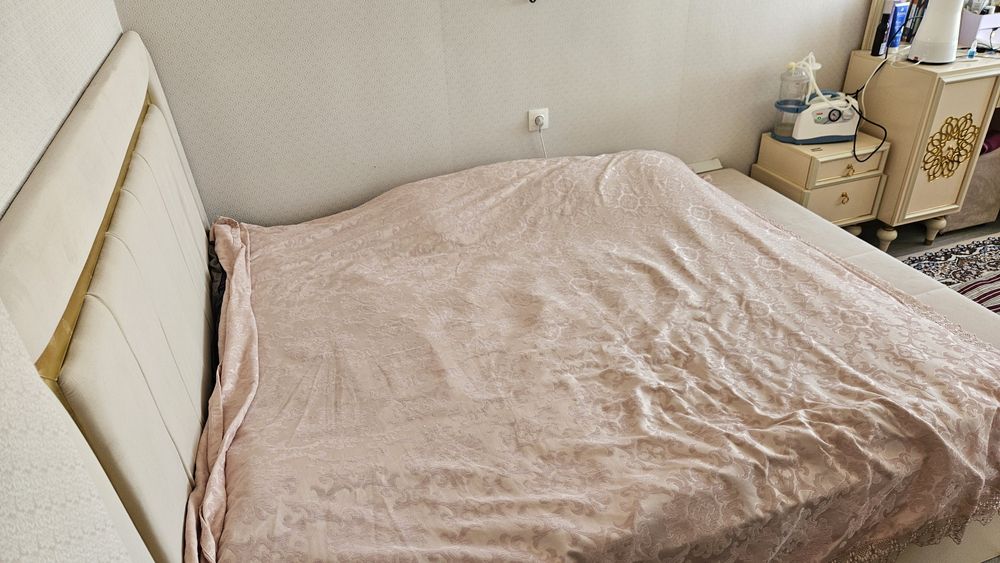 Кровать двуспальная