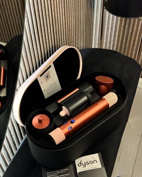 Продам Dyson клубника стайлер