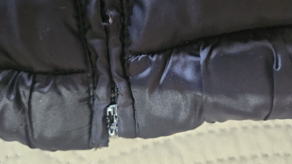 Оригинално яке Guess S размер