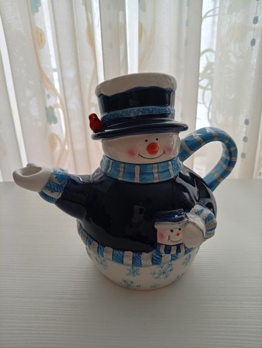 Продам декоративные чайник и сахарница